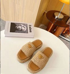 Designer Slippers Raffian Sandalen Dames geweven slippers platform Slippers Zwart witte beige slippers platte muilezel geborduurde dames zomerschoenen