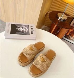 Designer Slippers Raffian Sandalen Dames geweven slippers platform Slippers Zwart witte beige slippers platte muilezel geborduurde dames zomerschoenen