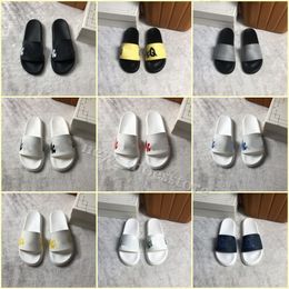 Designer Slippers Rubberen Glijsandaal Heren Dames Sliders Blooms Gedrukt Populaire Slipper Luxe Canvas Platte Uitrusting Bodem Loafers Slippers Strandschoenen 35-46