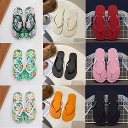 Designer Slippers Sandals Fashion Outdoor Plateforme Chaussures Classic Pinced Beach Shoes Alphabet Print Flip Flops Summer Flat Casual Shoes Gai-3