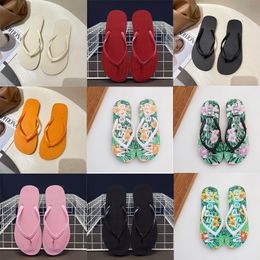 Designer Slippers Sandals Fashion Outdoor Plateforme Chaussures Classic Pinched Beach Shoes Alphabet Print Flip Flops Summer Flat Casual Shoes Gai-22