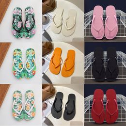 Zapatillas de diseñador Sandalias Moda Zapatos de plataforma al aire libre Zapatos de playa clásicos pellizcados Chanclas con estampado de alfabeto Zapatos casuales planos de verano GAI-6