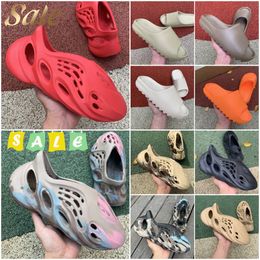 Designer Slippers Schoenen Men Men Woman Slider Runner Vermillion Mineraalblauw Onyx Pure Sandalen Slijglipper Kijner Bothars Clog Desert Ararat Runr Slides Shoe 36-48