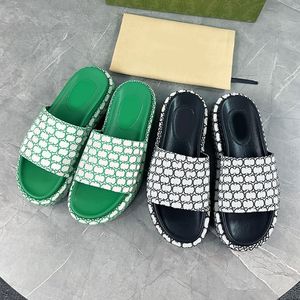 Designer Slippers Sildes Sandales Sandales Sandales de chambre Sildes Fashion Broidered toile plate Mules pantoufle
