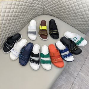 Zapatillas de diseñador Entrenador Mules Sandalia Hombres Hebilla Zapatilla en relieve Flor vieja Verano Cuero Zapato de goma Diapositivas