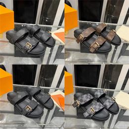 Diseñadores zapatillas para zapatillas Sandalias Ely Sandals Luxury Women Sporters Fashion Fashion Beach Beach Beach Beach Sandalias de cuero negro Soled Luxurious