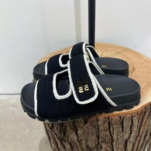 Designer Slippers Femme Sandales en cuir de vache, Summer Cool Fashion Paille tissée Sport Place Flip Flips Slippers Gladiator Printor Denim Black Fisherman Shoe, 35-41