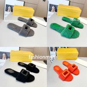 Slippers de diseñador Mujeres letras huecas calientes zapatillas esponjosas calientes zapatillas de interior de invierno patrón de diapositivas mulas sexy mulas 35-43