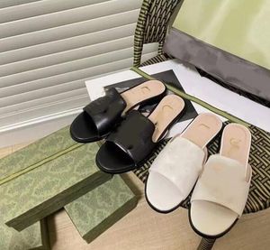 Designer slippers vrouwen luxe echt lederen sandalen zomer platte slipper metalen schapenvacht mode strandschoenen 35-42