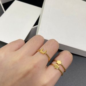 Designer Sliver Cluster Ringen Vrouwen Liefde Belofte Ring Mannen Paar Gouden Sieraden T Luxe Mode Nail Ringen Wedding Band ring Sieraden 237121C