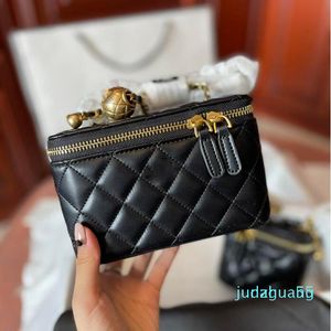 Diseñador -Bolso de tocador pequeño con cadena Diseñador de mujer Piel de cordero Mini Bolsos de hombro cruzados individuales Negro