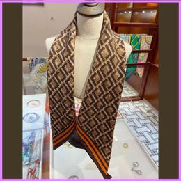 Diseñador Pequeñas Mujeres Bufandas Bufanda de Seda de Lujo Cartas Imprimir Nuevo Mantón de Seda Accesorios de Moda Mujer Bufanda de Cabeza 90x90 cm G225113F