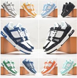 Designer Sneaker Scasual pour les hommes Running Trainer Trainers Outdoor Chaussures Platform High Quality Platform Chaussures Coube en cuir Abloh Superpositions EWT3