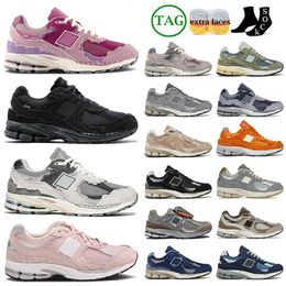 Designer Sneakers 2002r Running Shoes Protection Pack Athletic Damesheren Mens Casual Jogging Sneaker op regenwolk Phantom Pink Pink Gray Bruine Pouch OG