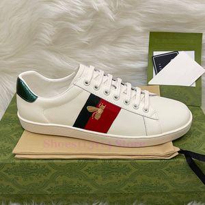 Zapatillas de deporte de diseñador Zapatos de lujo angustiados para mujer para hombre abeja serpiente tigre blanco oro verde raya roja baja moda damas casual ace tenis zapato hombres