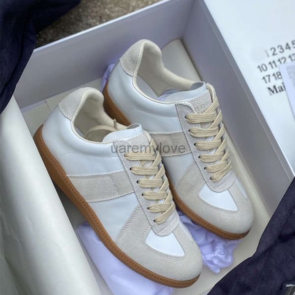 Sneakers de créateurs Margiela Chaussures de course Chaussures de tennis Loafers Outdoor Casual Chores en cuir Chaussures de formation pour femmes pour les coureurs