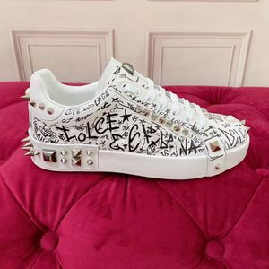 Zapatillas de deporte de diseñador para hombre y mujer, zapatos informales a la moda de cuero blanco, flor de lujo bordada, deportes planos mkjkkk00002