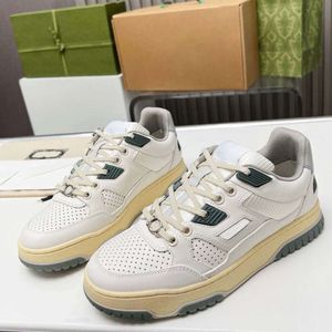 Sneakers de créateurs Chaussures décontractées surdimensionnées blanc noir en cuir noir de luxe Velvet en daim pour femmes