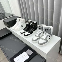 Designer Sneakers Loopschoenen Casual Schoenen Triple Wit Zwart Grijs Retro Panda Heren Tennis Balance Outdoor Sneakers