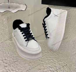 Zapatillas de deporte de diseño blancos de diseño negro de diseño negro y hombre tenis de tenis desgaste resistente perfecto ajuste todo clima ondas de agarre sole35-40