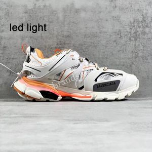 Zapatillas de deporte de diseñador Mujer Hombre Zapato informal Triple-s Luz LED Fashoin Plataforma de gran tamaño Entrenador para correr Vintage con cordones Clunky Old Dad Zapato