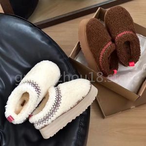 Botas de nieve de diseñador para mujer, botines de invierno a la moda con plataforma, sandalias rizadas de peluche, zapatos cálidos, regalos para festivales 25297