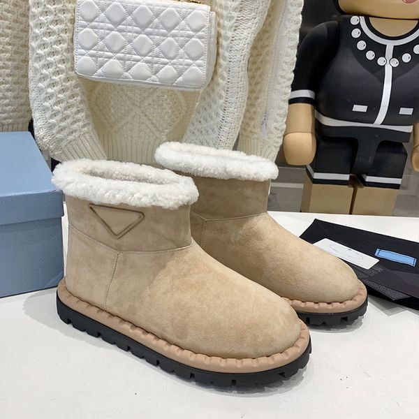 Botas de nieve de diseñador Botas de plataforma Mujer Clásico Slip-on Diapositivas de gamuza Lana de invierno Botines cálidos Piel de oveja Botas con letras clásicas Nuevos modelos de otoño e invierno