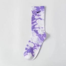 Calcetín de diseñador para hombre Calcetines de tubo medio de algodón calcetines de baloncesto frescos de moda mujeres hombres Les chaussettes Halo Dye Trend Mid cylindre chaussettes Sport Running Halo teñido