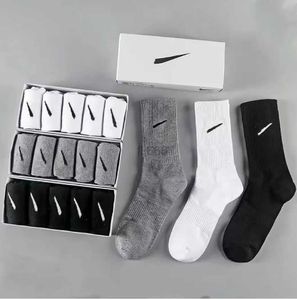 Designer Sock for Men Kousen Grip Socks Motion All-Match Solid Color Hook enkel Breamabele zwarte witte basketbalvoetbal Sport met doos 6dto