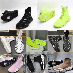 Calcetines de diseñador Zapatos casuales Plataforma Runner Zapatilla de deporte Calcetín Zapato Maestro Zapatillas de deporte en relieve Velocidades Botines Hombres Mujer Entrenador