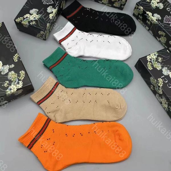 Chaussettes de créateurs pour hommes et femmes chaussettes pur coton cinq paires automne cotons respirants mode sport Bonneterie quatre saisons nouvelle chaussette lettre