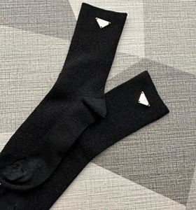 Chaussettes de créateurs Bonneterie Chaussettes longues en coton de créateurs Bas de bonneterie pour femmes Nouvelles dames Sexy Chaussettes de fil d'argent Bas de bonne qualité Cadeaux 3 couleurs Dropship Q2FR