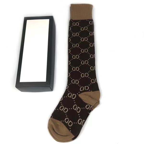 Chaussettes de créateurs Bonneterie Bas de bonneterie Designer Luxe Hommes Femmes Chaussettes bas de laine rues seniors chaussettes de genou confortables TZB0