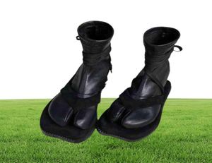 Designer Split Toe Femmes Boots Tabi Personnalité Sangle plate Boots Botkle Toe Japonais Ninja Chaussures chaudes Boots Super Star 2109141128712