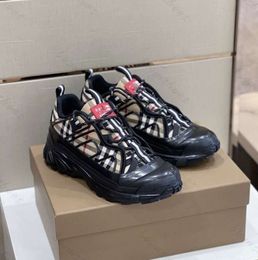 Zapatos deportivos de diseño Vintage Arthur zapatillas de deporte de algodón a cuadros Diseñador de moda Classic Trainer zapatos para correr con cordones B22 zapatos casuales para hombres56