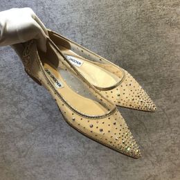 Diseñador Primavera y verano Mal de malla Agua Diamante Diamante Sandalias puntiagudas Soft Sole Transparent Crystal Hollow Single Zapatos para mujeres