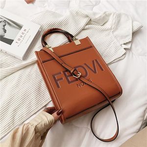 Designer Spring New Texture Style Small Square Hand Messenger Messenger Bags Hands Sacs Outlet224p