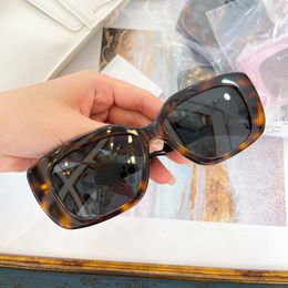 Gafas de sol con montura cuadrada de diseñador 40216 gafas de sol resistentes a los rayos UV a la moda para mujer al por mayor