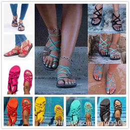 Designer carré femmes sandales à fond plat diapositives chaîne en métal chaussures de mode transparentes dames plage sandale