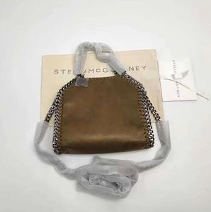 Designer Stella McCartney Falabella mini fourre