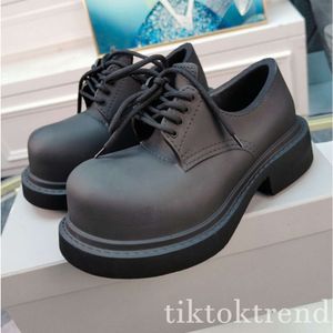 Diseñador Steroidss Derby Zapatos Zapatillas de deporte negras Hombres Zapato para hombre EVA Punta redonda extra Material liviano Con cordones Zapatilla de deporte de lujo Tela suave Nueva moda Tamaño 38-44