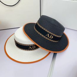 Diseñador de sombreros de cubo de paja para mujeres Cap Men Casquette Cubas de lujo Sombrero Visor de verano Luxury Geanie Sunhat Versátil Versáxico Cabeza de trenza de hierba unisex