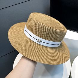 Designer Straw Hat Brief Letter Cap Hat Dames Zomer Engelse platte tophoed Strand Sunshade Zonnebrand Strand Straw Hat Fashion Flat Brim Korean Casual Hat
