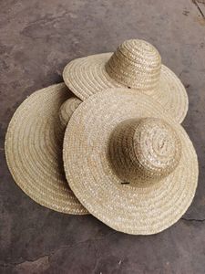 Chapeau de paille de créateur Fabriquer un chapeau avec de l'herbe