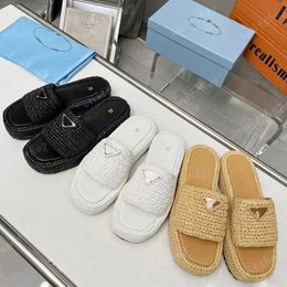 Designer stro weeft sandaal witte raffia's sandale luxe driehoek slipper gespog op zwarte slijbanen slippers dames zomerplatform gehaakte schuifregelaars strand