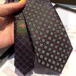 Designer Stripe Brodé Cravates Armée Vert Hommes Cravate En Soie D'affaires Casual Mode Haute Qualité Noeuds Papillon Tie222g