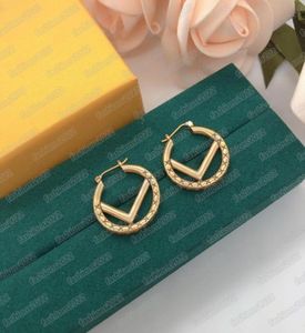 Designer Stud oorbellen Dames letter Ear Cuff Circle Hoop Earring Classic Fashion Stylish Accesoories 4 Styles8968100