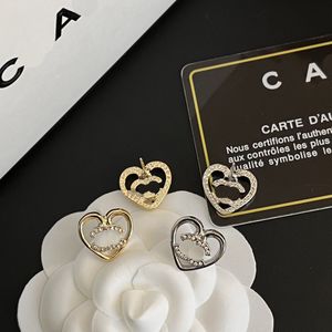 Designer Stud Girls Gold Ploated Fashion Gift Stempels Charmante oorbellen voor vrouwen accessoires feest met doos