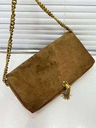 Diseñador Suede Kate Bolsos de hombro con cadena Hardware de metal dorado Borla Bolso cruzado Última moda de otoño Baguette Nubuck Bolso de cuero de becerro Bolso de uso diario