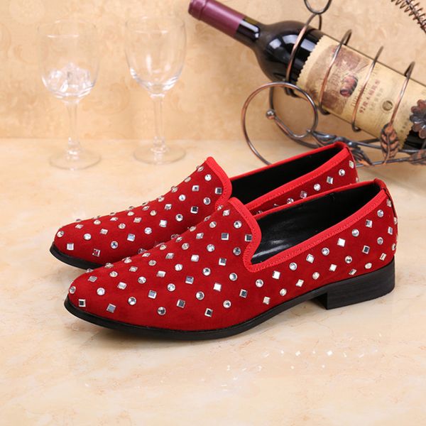 Diseñador Sume de cuero de gamuza Crystal Party Wedding Shops Slip on British Loafers Vintage Smoking Slippers Men Flats